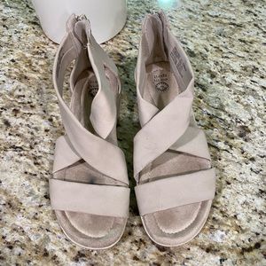 Earth Spirit Strappy Sandals Comfort Shoe 7 1/2 7.5